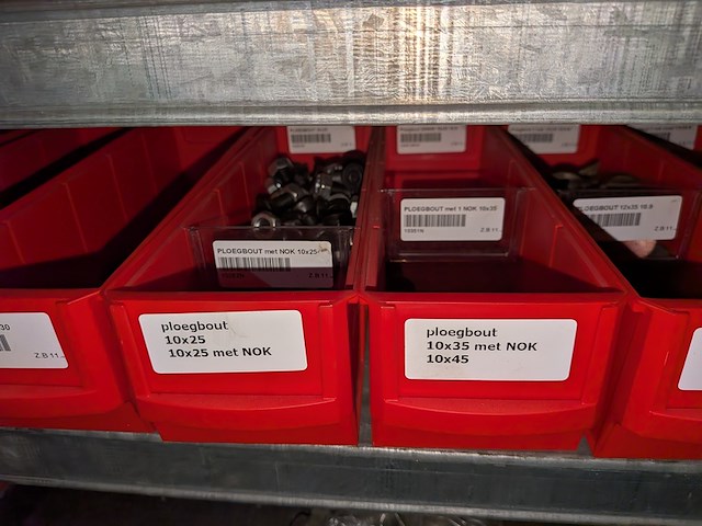 Diverse ijzerwaren o.a. bouten - afbeelding 19 van  20