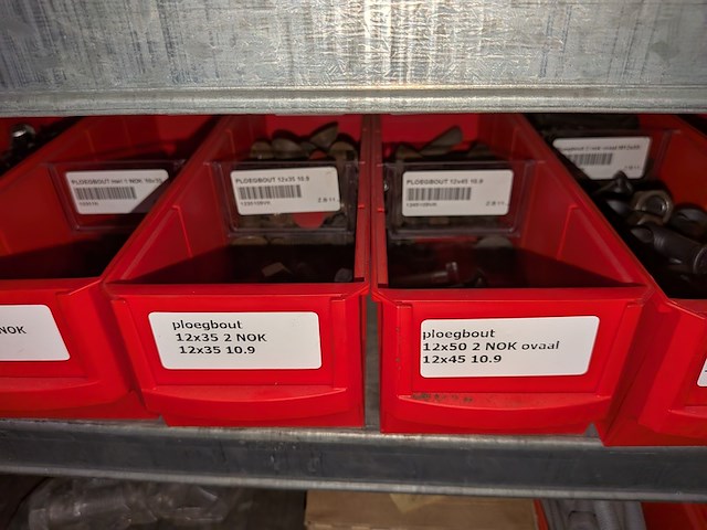 Diverse ijzerwaren o.a. bouten - afbeelding 20 van  20