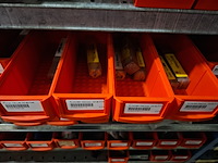 Diverse ijzerwaren o.a. kijkglazen, afsluiters - afbeelding 4 van  18