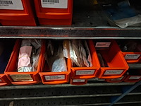 Diverse ijzerwaren o.a. kijkglazen, afsluiters - afbeelding 10 van  18