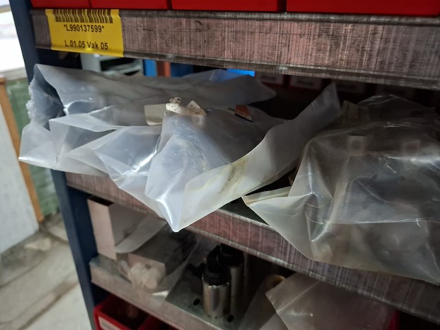 Diverse ijzerwaren o.a. plunjers - afbeelding 4 van  46