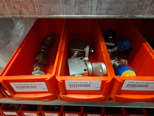 Diverse ijzerwaren o.a. plunjers - afbeelding 6 van  46