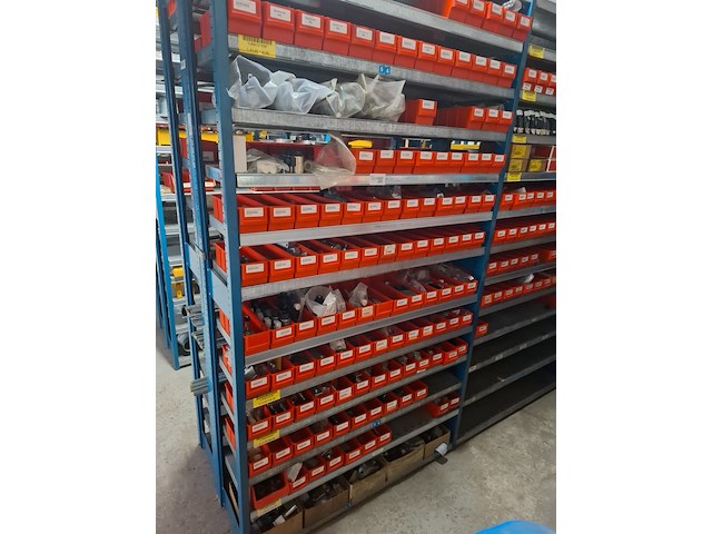 Diverse ijzerwaren o.a. plunjers - afbeelding 1 van  46