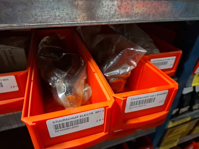 Diverse ijzerwaren o.a. plunjers - afbeelding 44 van  46