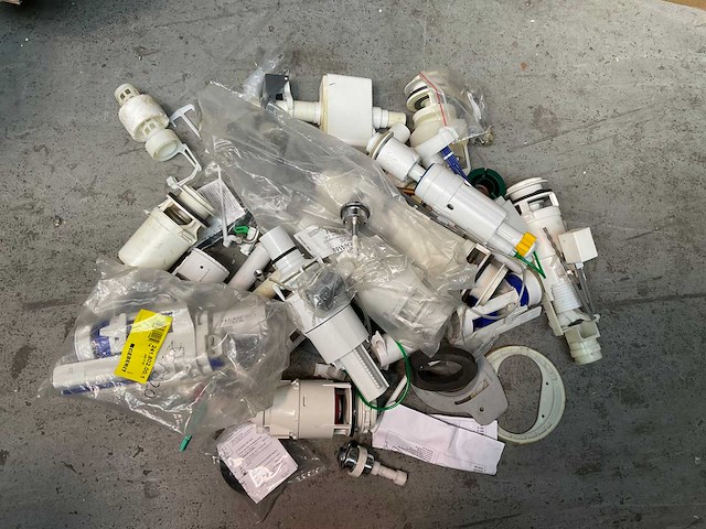 Diverse inbouwreservoir onderdelen - afbeelding 1 van  2