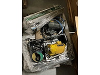 Diverse incomplete mondkapjes productie machines - afbeelding 19 van  20