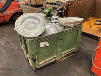 Diverse industriële verlichtingsarmaturen - afbeelding 1 van  5