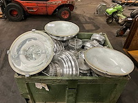 Diverse industriële verlichtingsarmaturen - afbeelding 3 van  5