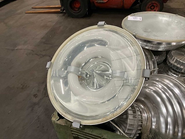 Diverse industriële verlichtingsarmaturen - afbeelding 4 van  5