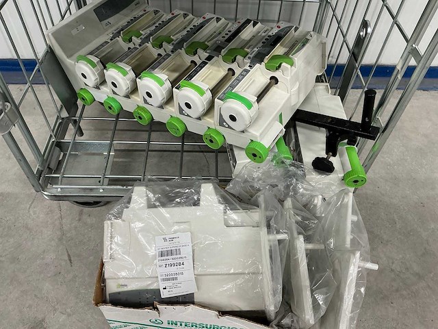 Diverse infuuspompen (excl. rolcontainer) - afbeelding 2 van  4