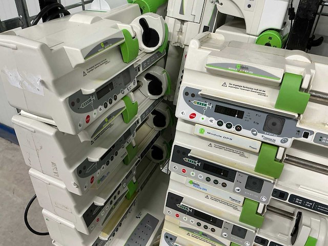 Diverse infuuspompen (excl. rolcontainer) - afbeelding 4 van  4
