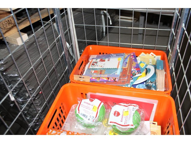 Diverse inhoud kratten - afbeelding 11 van  11