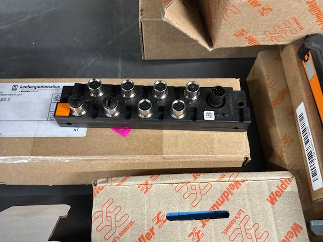 Diverse installatie materiaal - afbeelding 3 van  6