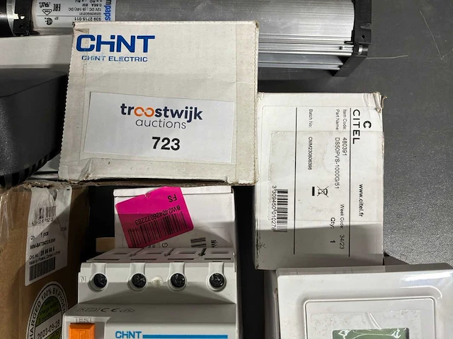 Diverse installatie materiaal - afbeelding 5 van  5