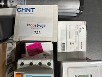 Diverse installatie materiaal - afbeelding 5 van  5