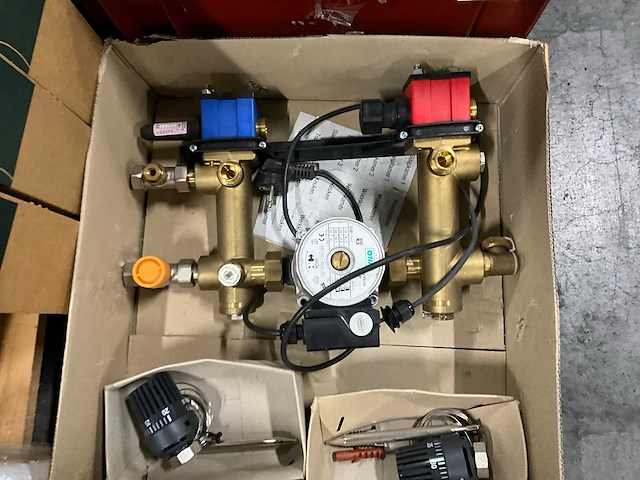 Diverse installatie materialen - afbeelding 4 van  8