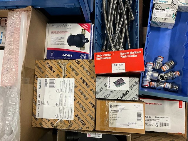 Diverse installatie materialen - afbeelding 4 van  9