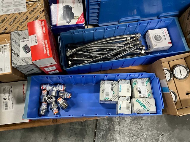 Diverse installatie materialen - afbeelding 5 van  9