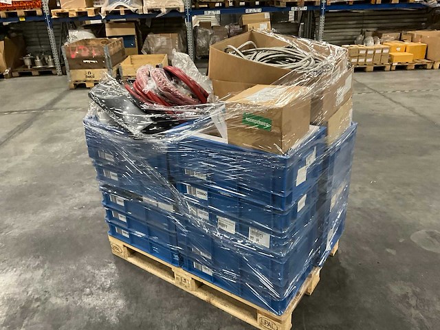 Diverse installatie materialen - afbeelding 13 van  20
