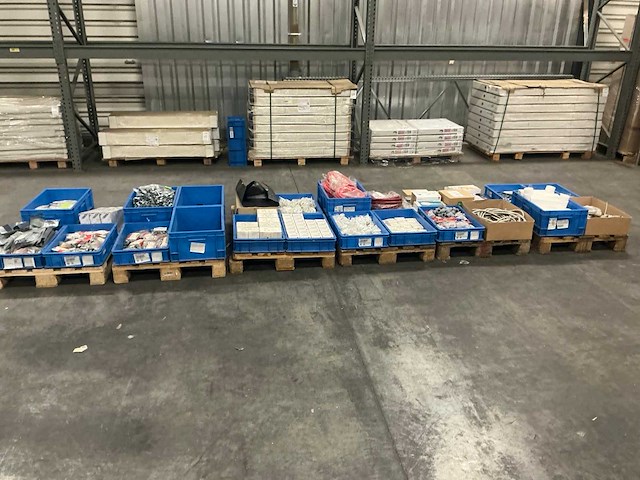Diverse installatie materialen - afbeelding 12 van  20