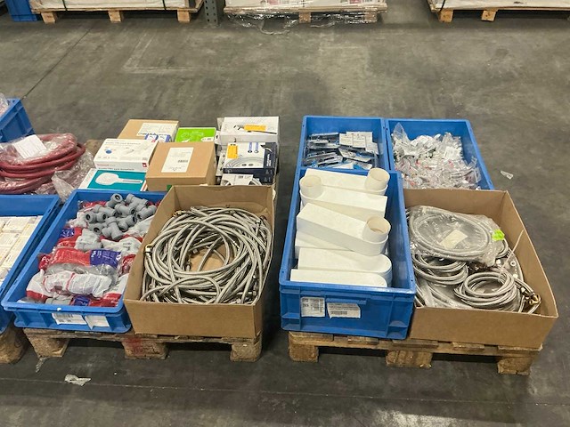 Diverse installatie materialen - afbeelding 15 van  20