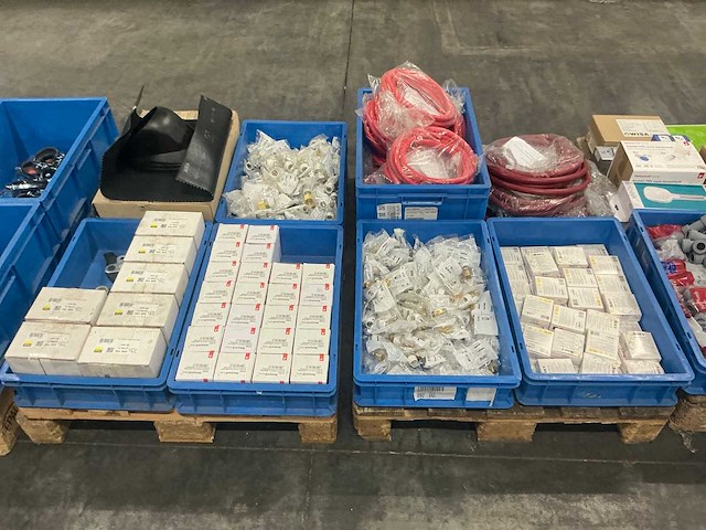 Diverse installatie materialen - afbeelding 16 van  20