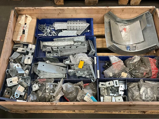 Diverse installatie materialen - afbeelding 12 van  13