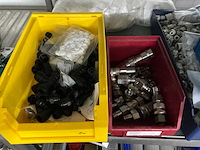 Diverse installatie materialen - afbeelding 1 van  5