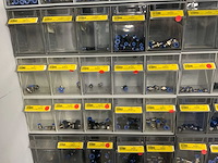 Diverse installatiemateriaal in grijpvoorraadbakken - afbeelding 3 van  12
