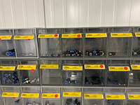 Diverse installatiemateriaal in grijpvoorraadbakken - afbeelding 11 van  12