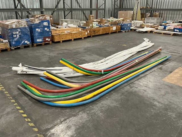 Diverse installatiemateriaal - afbeelding 1 van  1