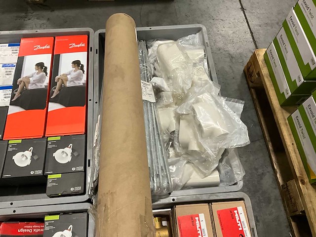 Diverse installatiematerialen en inbouwspots - afbeelding 5 van  6