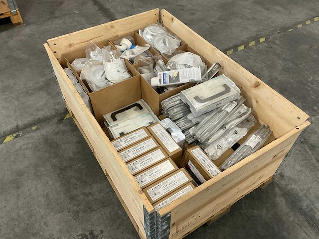 Diverse installatiematerialen - afbeelding 3 van  8