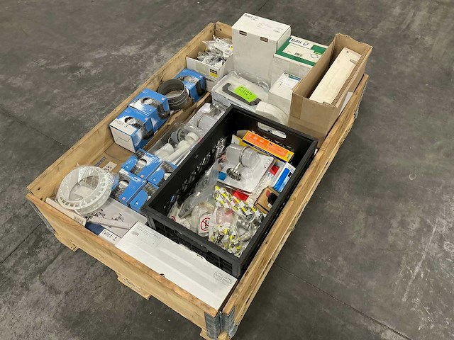Diverse installatiematerialen - afbeelding 1 van  9
