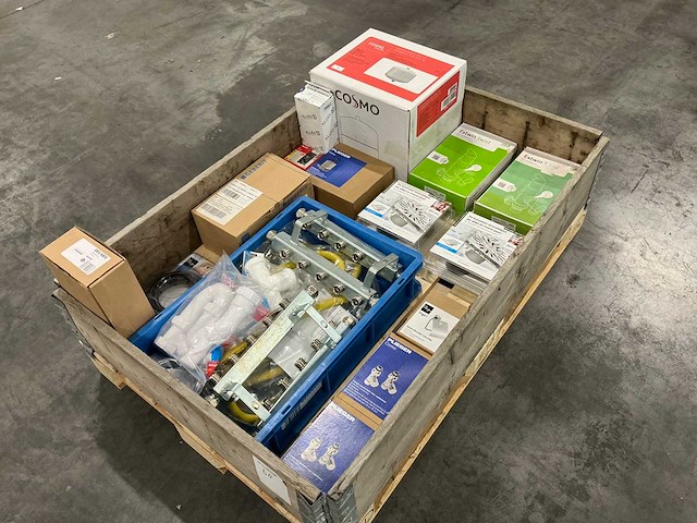 Diverse installatiematerialen - afbeelding 1 van  8