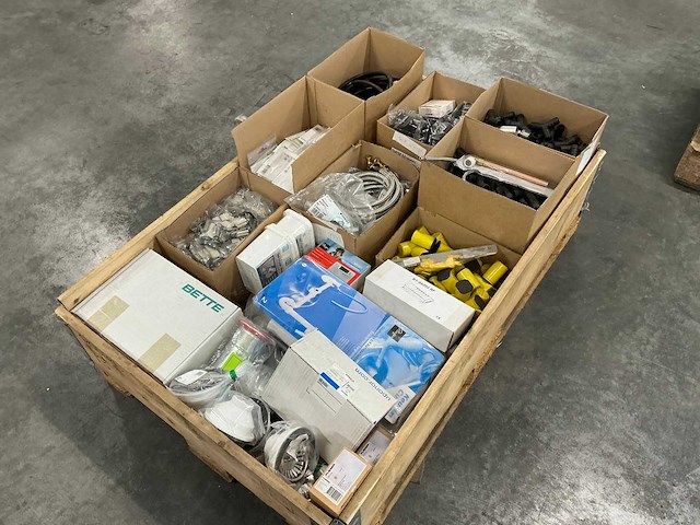 Diverse installatiematerialen - afbeelding 1 van  7
