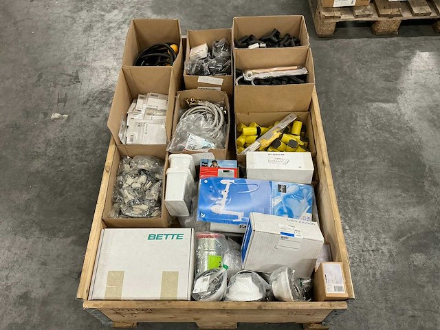 Diverse installatiematerialen - afbeelding 2 van  7