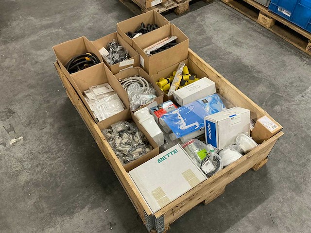 Diverse installatiematerialen - afbeelding 3 van  7
