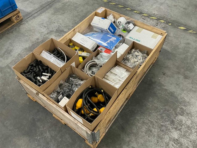 Diverse installatiematerialen - afbeelding 4 van  7