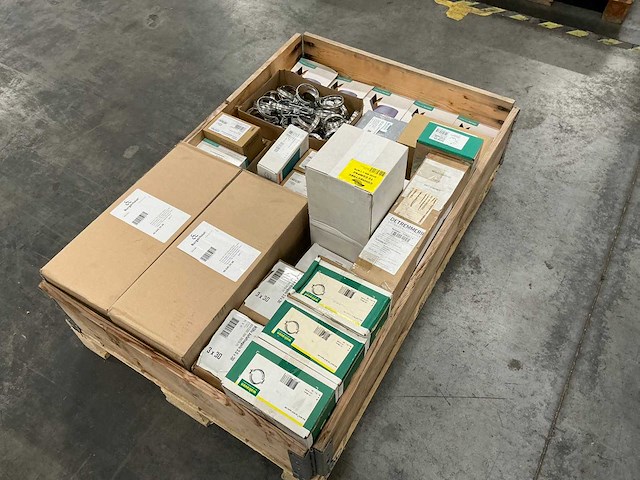 Diverse installatiematerialen - afbeelding 1 van  11