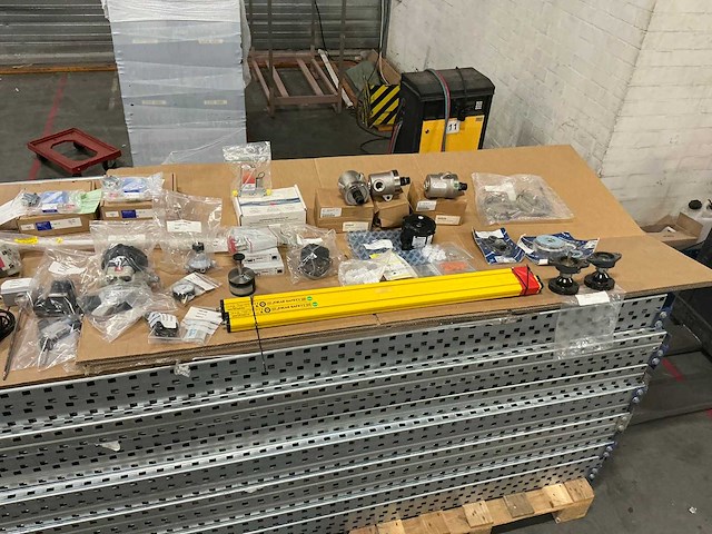 Diverse installatiematerialen - afbeelding 18 van  24