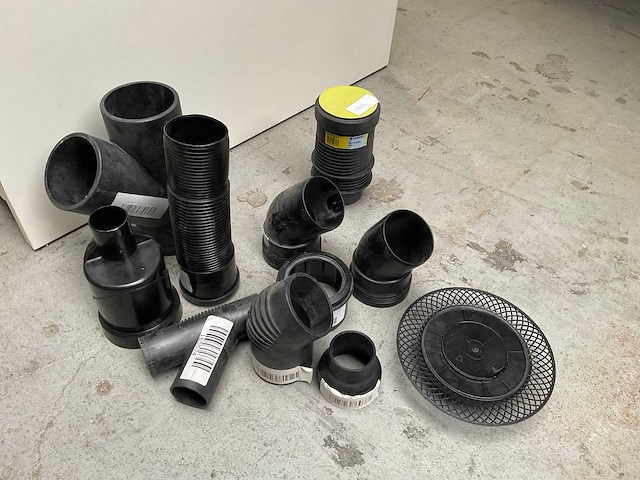 Diverse installatiematerialen - afbeelding 2 van  2