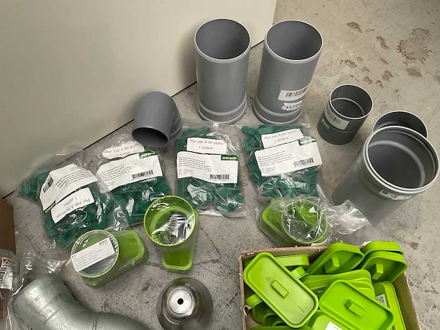 Diverse installatiematerialen - afbeelding 2 van  2