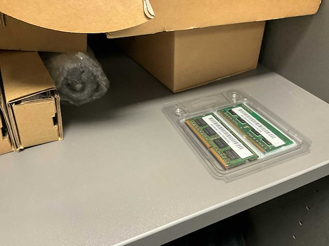 Diverse it-items - afbeelding 11 van  13