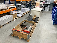 Diverse items - afbeelding 1 van  5