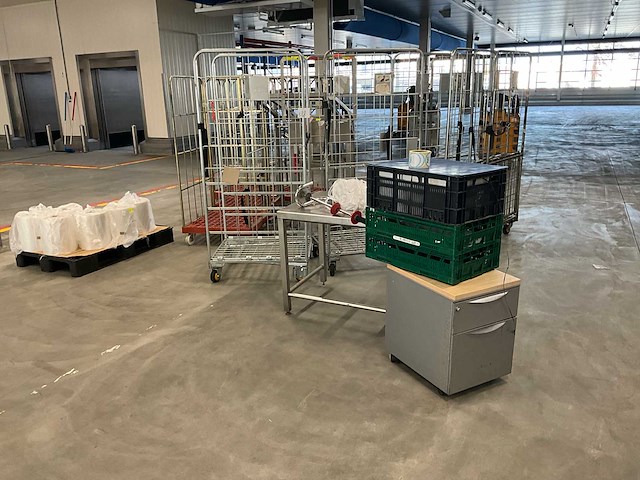 Diverse items - afbeelding 1 van  13