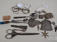 Diverse items - afbeelding 1 van  12