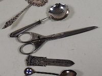 Diverse items - afbeelding 6 van  12