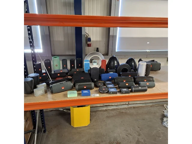 Diverse jbl boxen - afbeelding 1 van  12