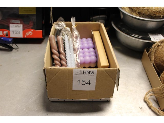 Diverse kaarsen in doos. - afbeelding 1 van  2